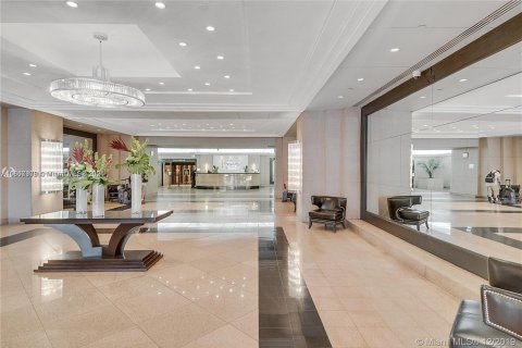 Condo in Miami, Florida, 1 bedroom  № 1383656 - photo 12