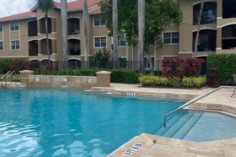 Condo in Pembroke Pines, Florida, 2 bedrooms  № 1187426 - photo 23