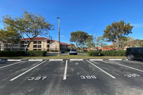 Condominio en venta en Pembroke Pines, Florida, 2 dormitorios № 1187426 - foto 19