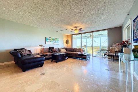 Condo in Pompano Beach, Florida, 3 bedrooms  № 1061329 - photo 23