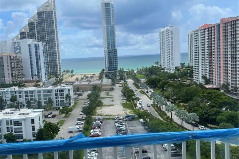 Copropriété à vendre à Sunny Isles Beach, Floride: 2 chambres, 172.43 m2 № 1375392 - photo 1