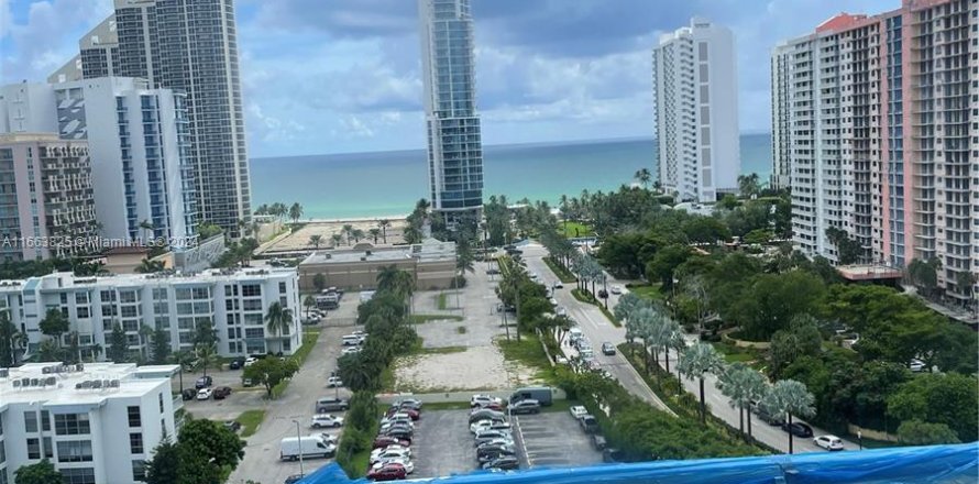 Condo à Sunny Isles Beach, Floride, 2 chambres  № 1375392