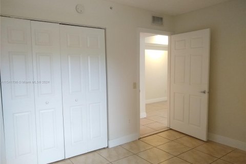 Condominio en venta en Pembroke Pines, Florida, 2 dormitorios, 101.36 m2 № 1058245 - foto 1