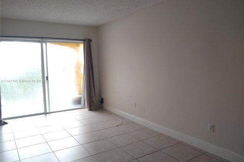 Condominio en venta en Pembroke Pines, Florida, 2 dormitorios, 101.36 m2 № 1058245 - foto 6