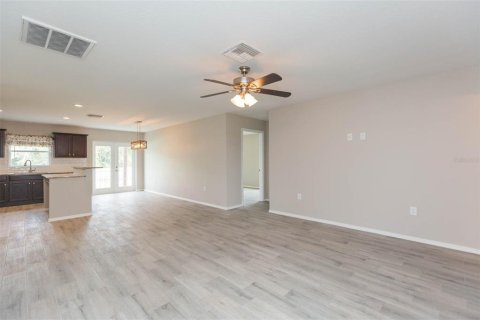 Villa ou maison à vendre à Zephyrhills, Floride: 4 chambres, 201.04 m2 № 1359456 - photo 7