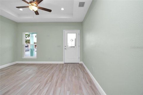 Commercial property in Punta Gorda, Florida 4 bedrooms, 170.01 sq.m. № 1245843 - photo 5