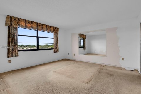 Condo in Pembroke Pines, Florida, 2 bedrooms  № 1420131 - photo 27