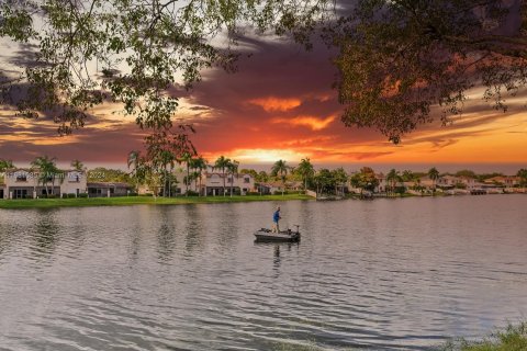 Condo in Pembroke Pines, Florida, 2 bedrooms  № 1420131 - photo 2