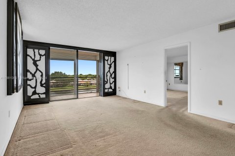 Condo in Pembroke Pines, Florida, 2 bedrooms  № 1420131 - photo 20