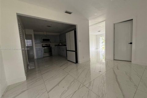 Villa ou maison à vendre à Pembroke Pines, Floride: 3 chambres, 154.22 m2 № 1420148 - photo 7