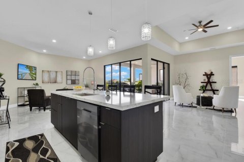 Villa ou maison à vendre à Cape Coral, Floride: 4 chambres, 247.96 m2 № 1401097 - photo 17