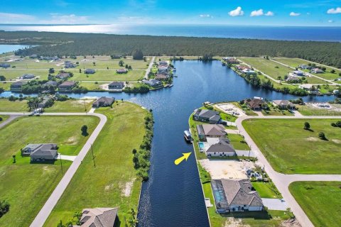 Villa ou maison à vendre à Cape Coral, Floride: 4 chambres, 247.96 m2 № 1401097 - photo 4