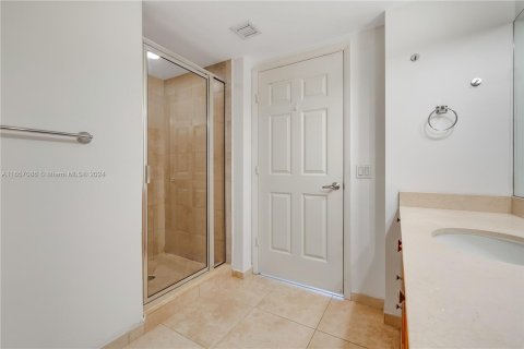 Condominio en venta en Coral Gables, Florida, 1 dormitorio, 72.65 m2 № 1357180 - foto 17