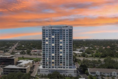 Condo in Tampa, Florida, 3 bedrooms  № 1357335 - photo 1