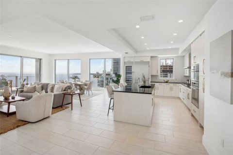 Copropriété à vendre à Tampa, Floride: 3 chambres, 235.79 m2 № 1357335 - photo 8