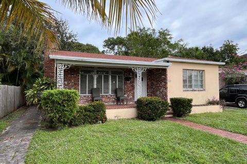 House in West Palm Beach, Florida 3 bedrooms, 208.19 sq.m. № 1079540 - photo 21