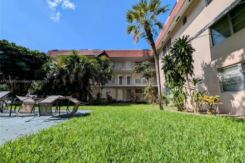 Copropriété à vendre à Lauderdale Lakes, Floride: 1 chambre, 61.5 m2 № 1325482 - photo 12