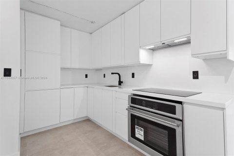 Copropriété à vendre à Miami Beach, Floride: 2 chambres, 61.78 m2 № 1325530 - photo 1