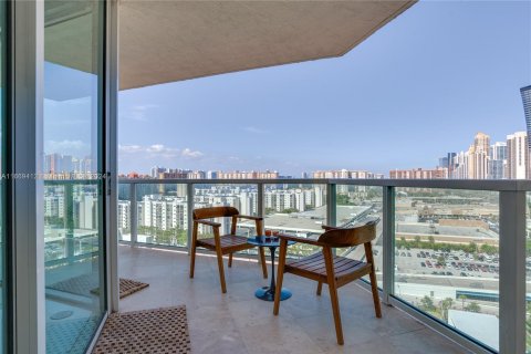 Condo in Sunny Isles Beach, Florida, 3 bedrooms  № 1387882 - photo 9