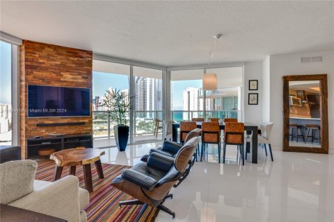 Condo in Sunny Isles Beach, Florida, 3 bedrooms  № 1387882 - photo 3