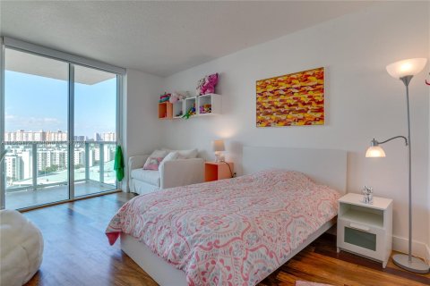 Condo in Sunny Isles Beach, Florida, 3 bedrooms  № 1387882 - photo 12