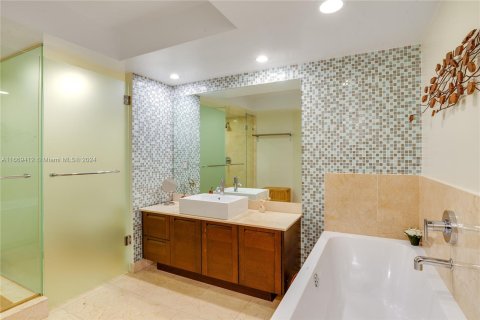 Condo in Sunny Isles Beach, Florida, 3 bedrooms  № 1387882 - photo 13