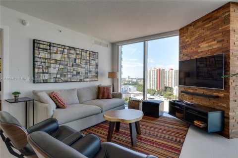 Condo in Sunny Isles Beach, Florida, 3 bedrooms  № 1387882 - photo 1