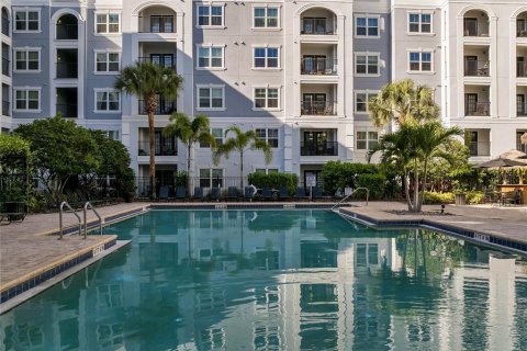 Condominio en venta en Orlando, Florida, 2 dormitorios, 103.59 m2 № 1087414 - foto 1