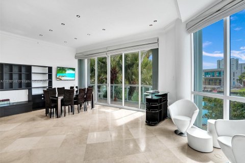 Copropriété à vendre à Sunny Isles Beach, Floride: 4 chambres, 323.21 m2 № 1028903 - photo 9
