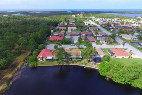 Casa en venta en Port Richey, Florida, 3 dormitorios, 166.48 m2 № 1253243 - foto 9