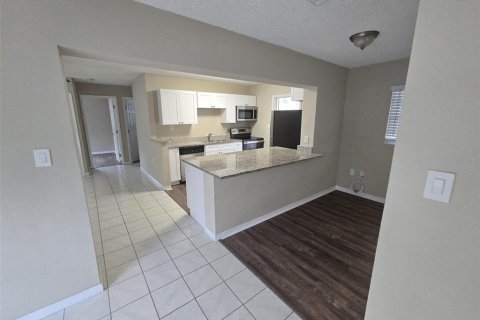 Casa en venta en Tampa, Florida, 4 dormitorios, 120.4 m2 № 1371001 - foto 4