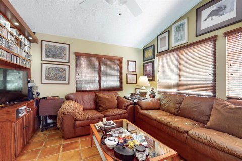 House in Delray Beach, Florida 2 bedrooms, 215.16 sq.m. № 1035916 - photo 9