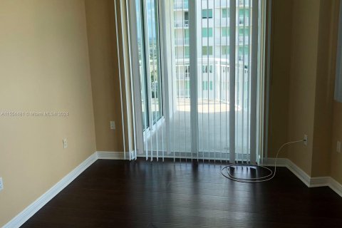 Condo in Hallandale Beach, Florida, 3 bedrooms  № 1075223 - photo 14