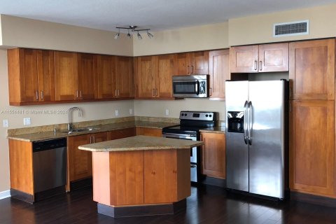 Condo in Hallandale Beach, Florida, 3 bedrooms  № 1075223 - photo 6