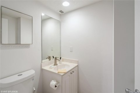 Copropriété à vendre à Hollywood, Floride: 1 chambre, 84.08 m2 № 1075221 - photo 11