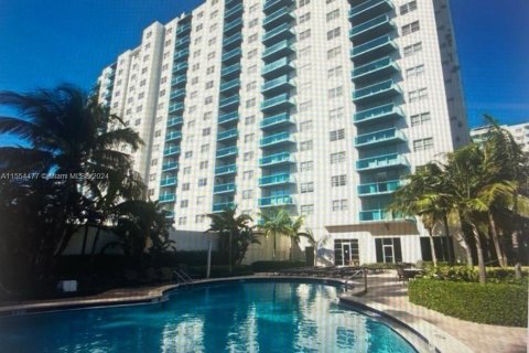 Condominio en venta en Hollywood, Florida, 1 dormitorio, 84.08 m2 № 1075221 - foto 22