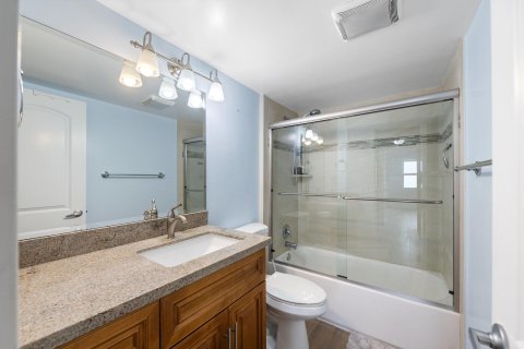 Copropriété à vendre à Pompano Beach, Floride: 2 chambres, 130.06 m2 № 1033849 - photo 13