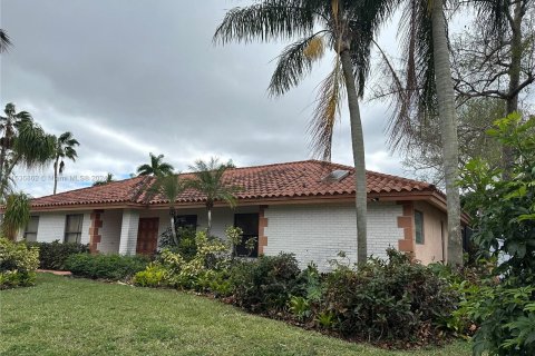 Casa en venta en Tamarac, Florida, 4 dormitorios, 228.26 m2 № 1019834 - foto 2