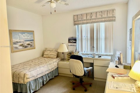 Casa en venta en Tamarac, Florida, 4 dormitorios, 228.26 m2 № 1019834 - foto 28