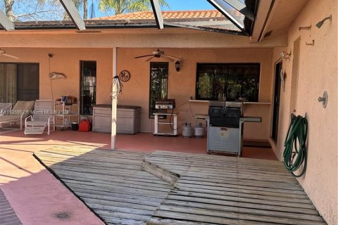 Villa ou maison à vendre à Tamarac, Floride: 4 chambres, 228.26 m2 № 1019834 - photo 14