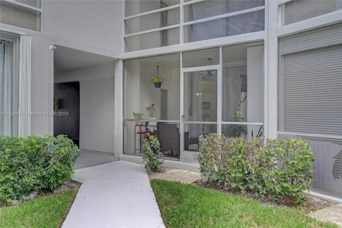 Condominio en venta en Deerfield Beach, Florida, 1 dormitorio, 65.03 m2 № 1019835 - foto 24