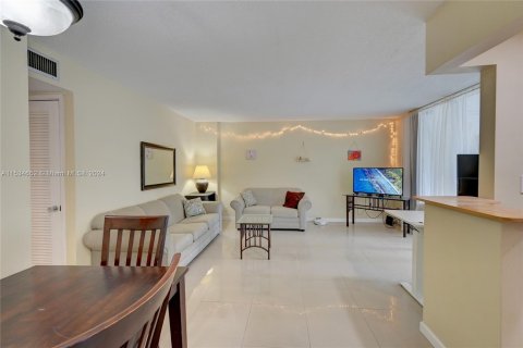 Copropriété à vendre à Deerfield Beach, Floride: 1 chambre, 65.03 m2 № 1019835 - photo 4