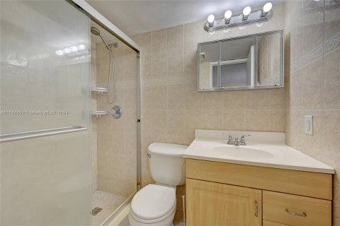 Condo in Deerfield Beach, Florida, 1 bedroom  № 1019835 - photo 15