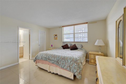 Condo in Deerfield Beach, Florida, 1 bedroom  № 1019835 - photo 13