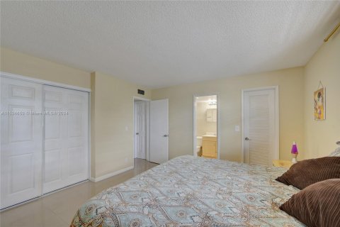 Condominio en venta en Deerfield Beach, Florida, 1 dormitorio, 65.03 m2 № 1019835 - foto 14