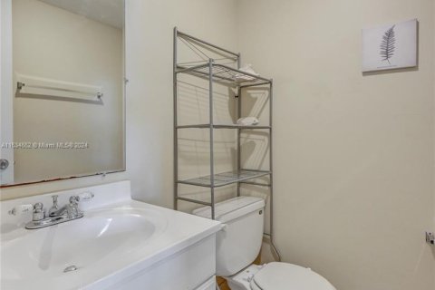 Condo in Deerfield Beach, Florida, 1 bedroom  № 1019835 - photo 11