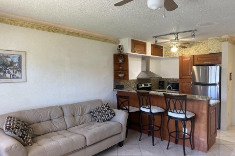 Condo in Hallandale Beach, Florida, 1 bedroom  № 1029609 - photo 14