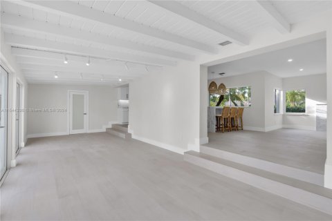 Casa en venta en Miami Shores, Florida, 4 dormitorios, 262.26 m2 № 1046868 - foto 21