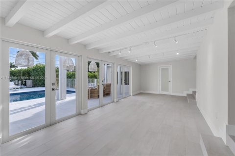 Villa ou maison à vendre à Miami Shores, Floride: 4 chambres, 262.26 m2 № 1046868 - photo 20
