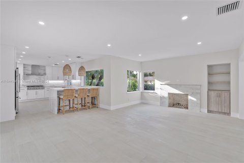 Villa ou maison à vendre à Miami Shores, Floride: 4 chambres, 262.26 m2 № 1046868 - photo 10